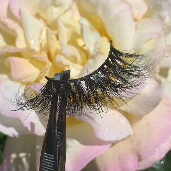 Lashes For Sale - Picture 5 of 6